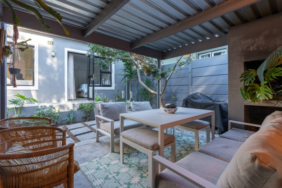 2 Bedroom Property for Sale in Lakeside Western Cape